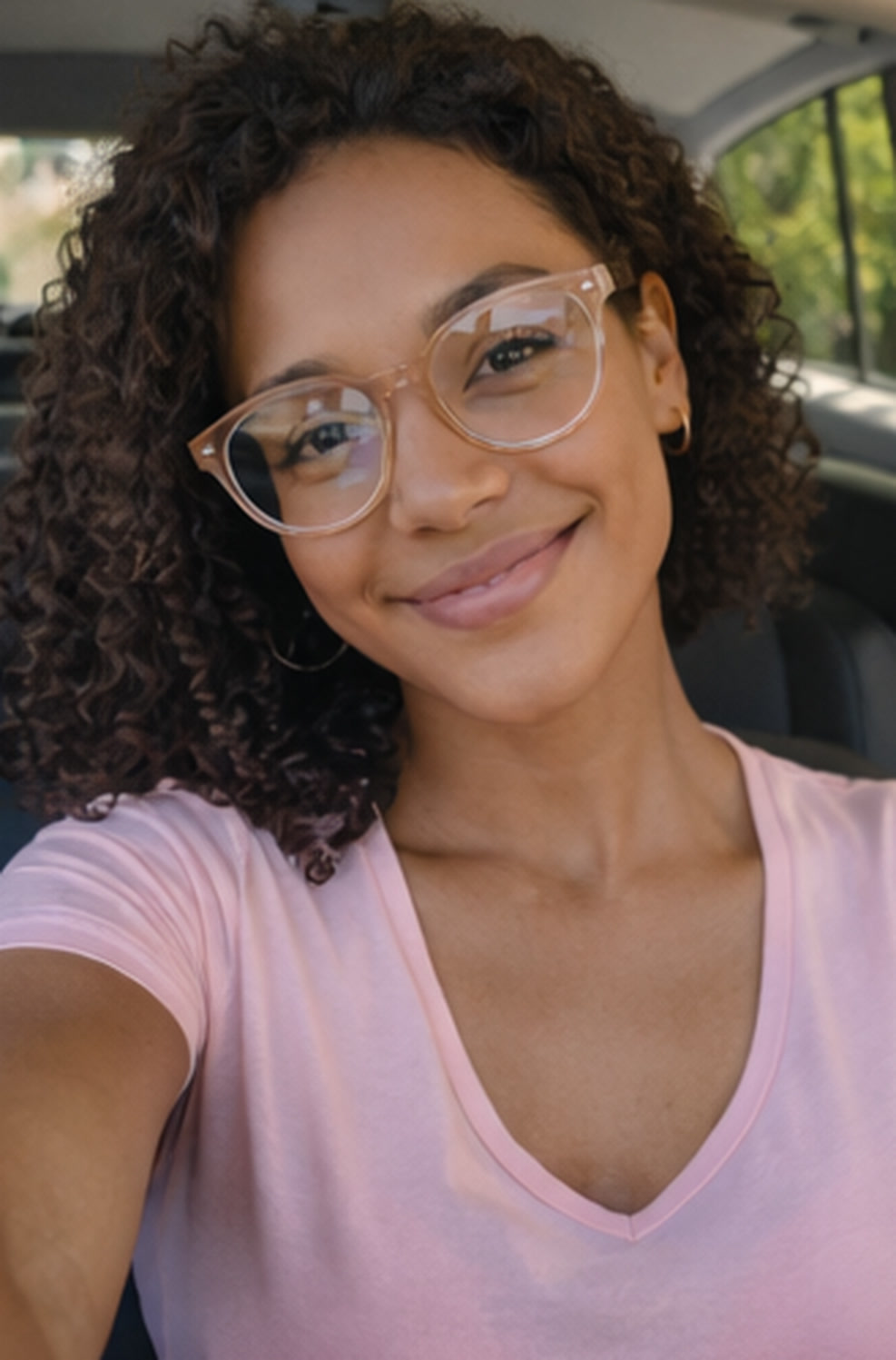 Customer wearing glasses with Anchor grips