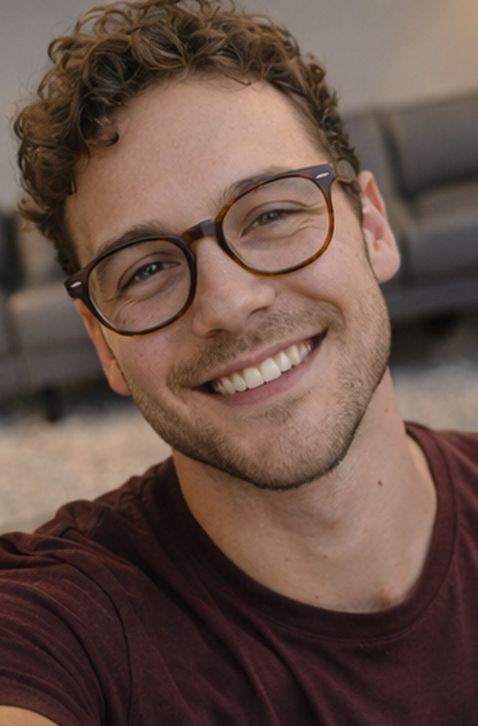 Customer wearing glasses with Anchor grips